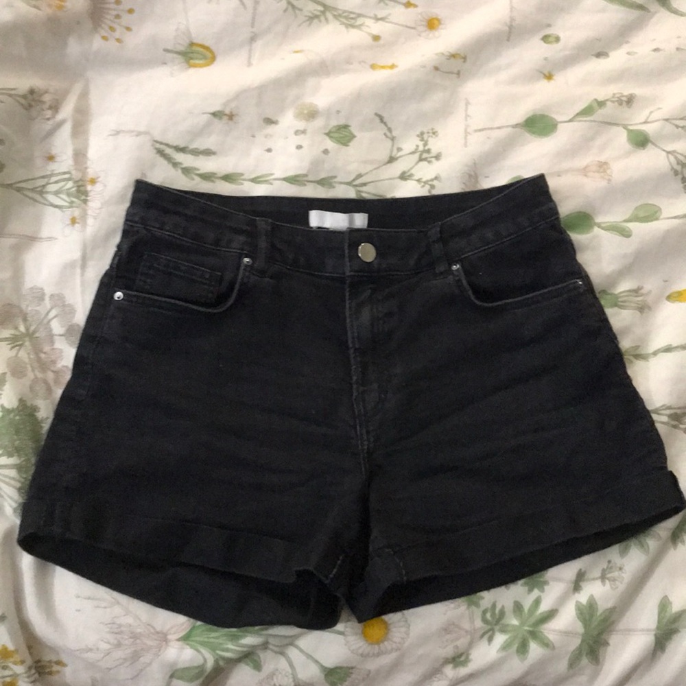H&M black jean shorts